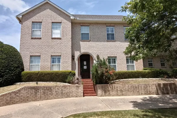1116 SCOTTS WAY