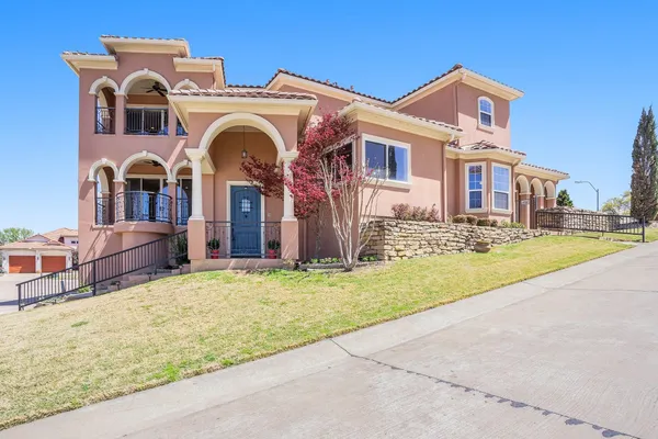 7713 LAKEVIEW CIR