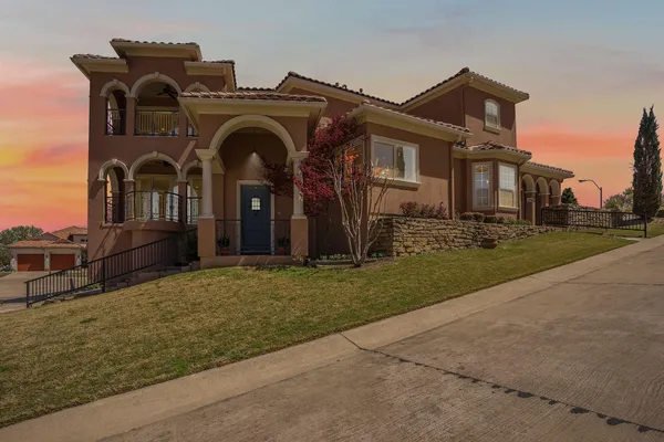 7713 LAKEVIEW CIR