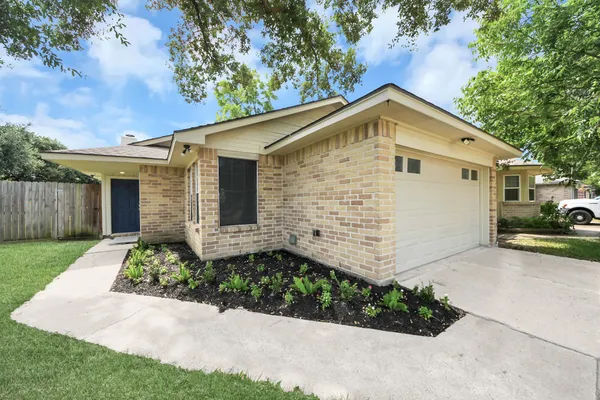 20511 BURWOOD CIR