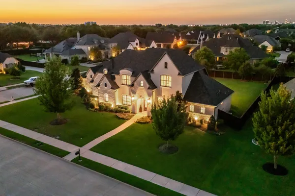 2201 HANNA CT