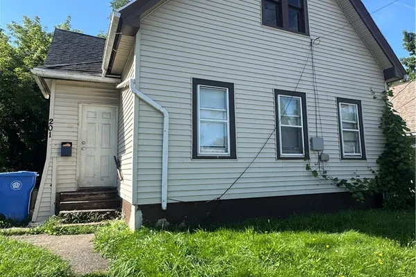 201 CLIFFORD AVE AVE