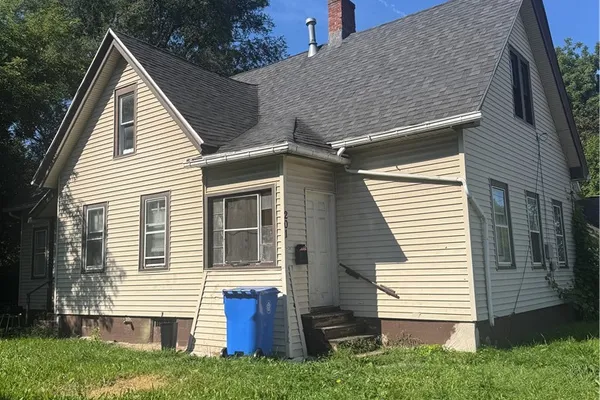 201 CLIFFORD AVE AVE