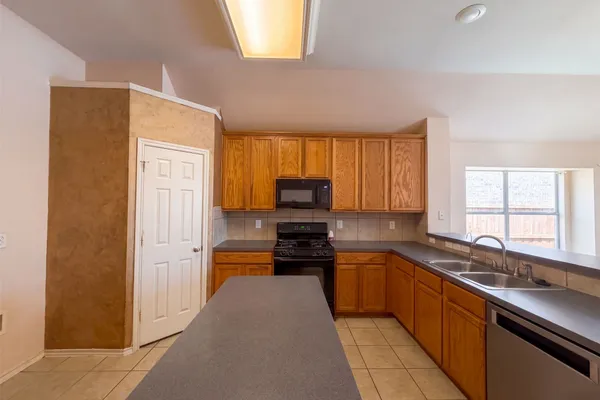1213 WHITECREEK DR