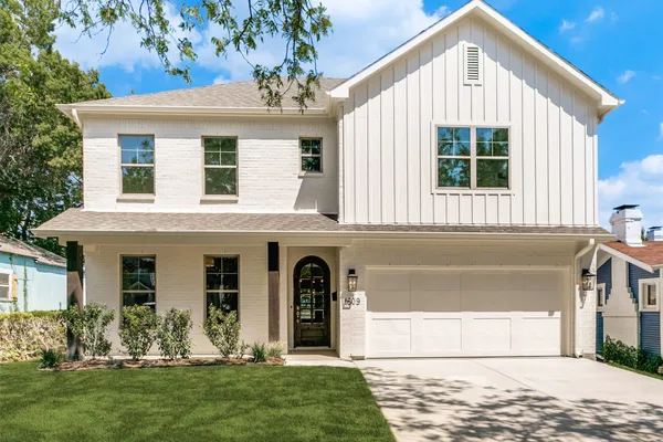 1609 BELLE PL