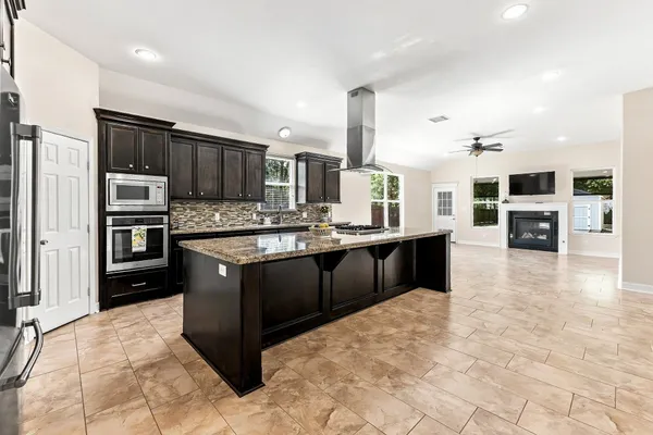3676 PIN OAK DR