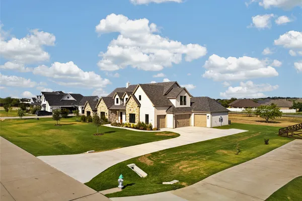 3201 DAKOTA DR