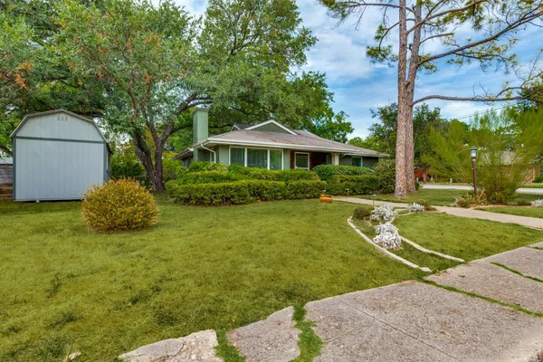 3161 WALDROP DR