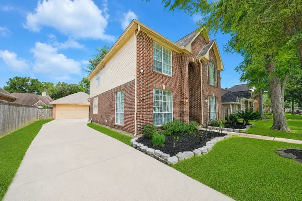 1123 GLENDALE DR