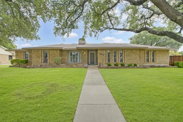 3320 ROLLING KNOLL DR