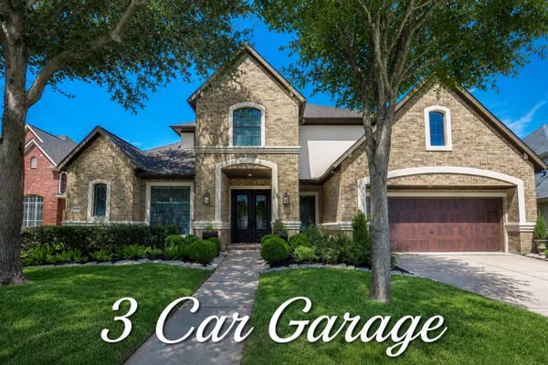 2015 SHADOW BEND DR