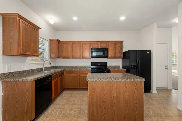 20927 ROXETTE CT