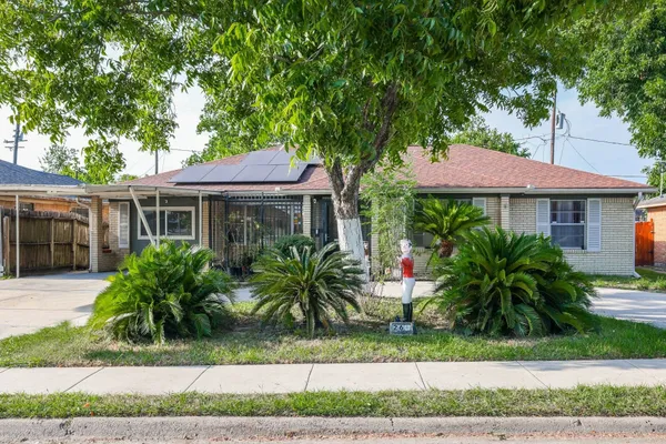 266 W RIVERWOOD DR