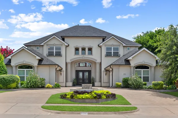 2182 SAXON WAY