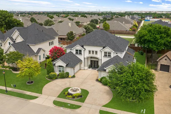2182 SAXON WAY