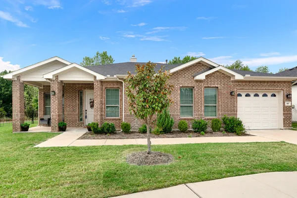 805 HEARTHSIDE WAY