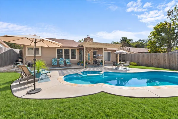 11210 HENGE DR