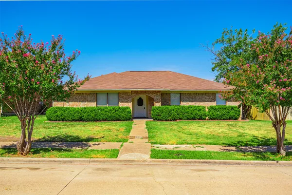 2517 TRENTON DR