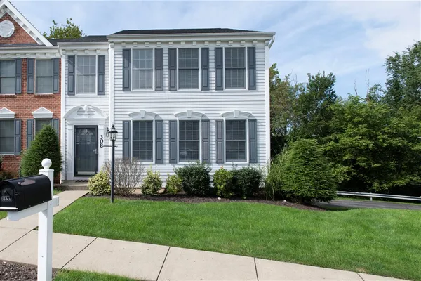 308 TROTWOOD DR