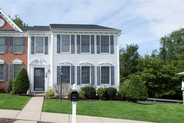 308 TROTWOOD DR