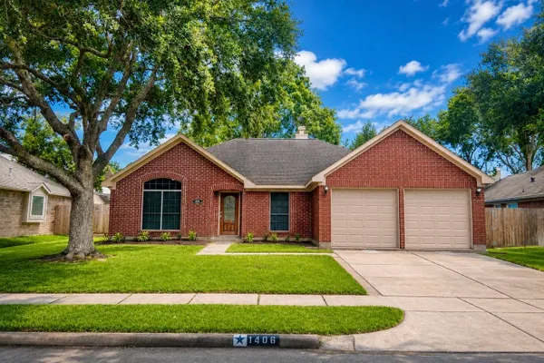 1806 OAK WOOD DR
