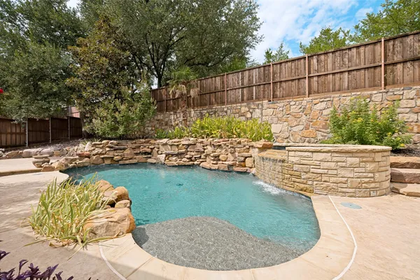 1001 WELL MEADOW LN