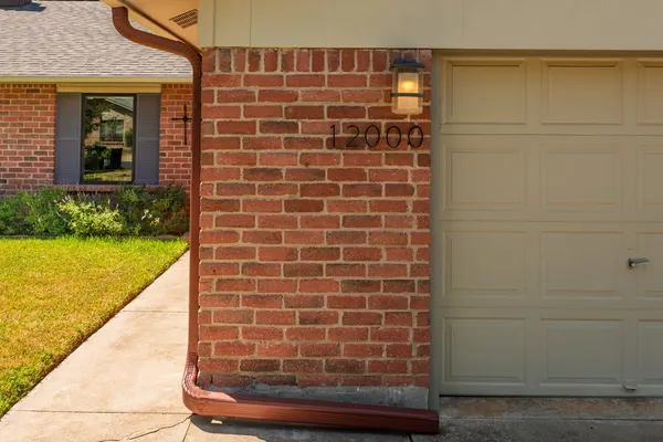 12000 SWAN DR