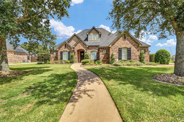 1016 SHADY OAKS DR