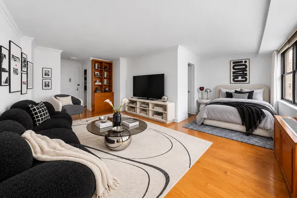 225 E 36TH ST 9D