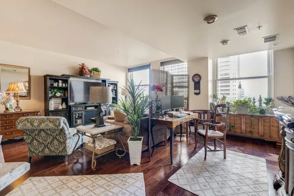 411 W 7TH ST 405