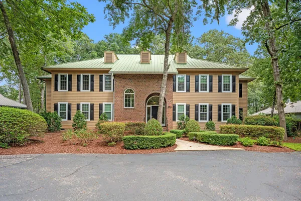 273 GOLDEN BEAR DR F-4