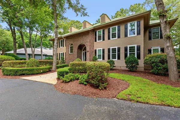 273 GOLDEN BEAR DR F-4