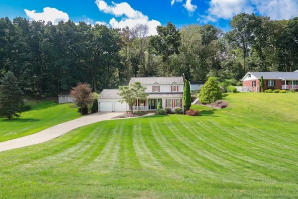 118 WOODLAND DR