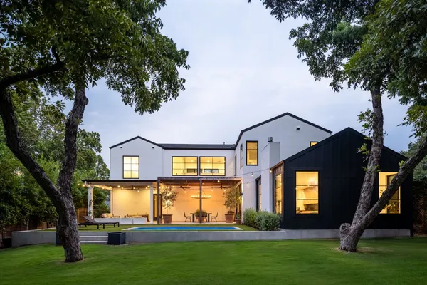 907 KAREN AVE