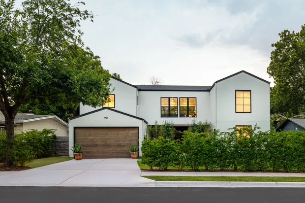 907 KAREN AVE