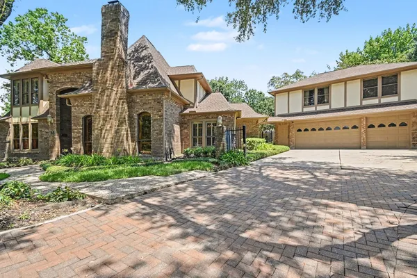 315 OAKVIEW CIR