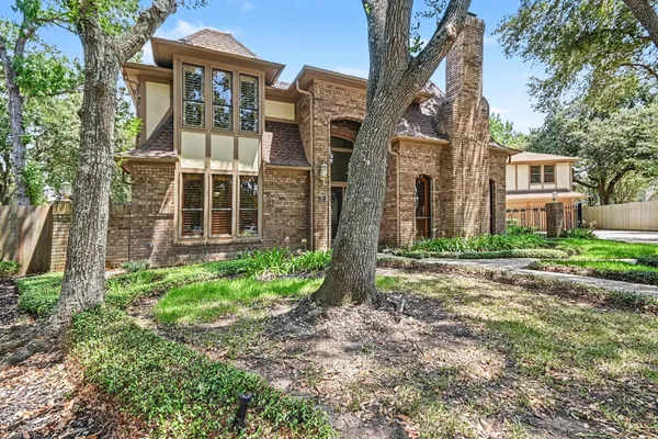 315 OAKVIEW CIR