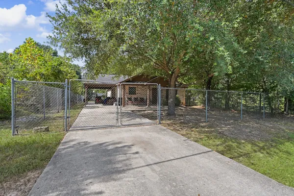704 DR MARTIN LUTHER KING JR PL