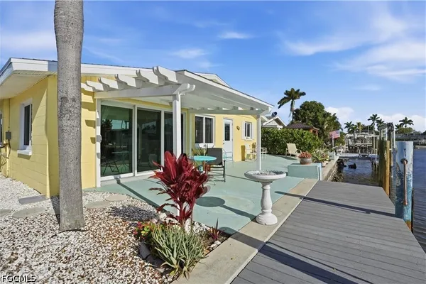 2607 BAYSHORE DR