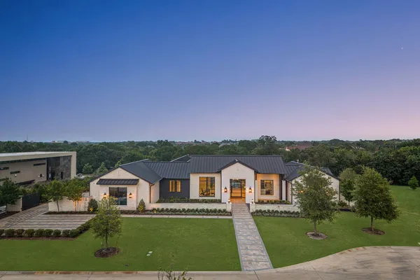 1702 CYPRESS WAY