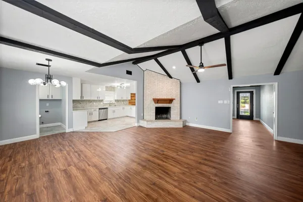 3211 N PARK DR
