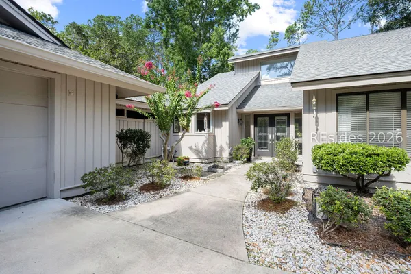 15 PERSIMMON PL