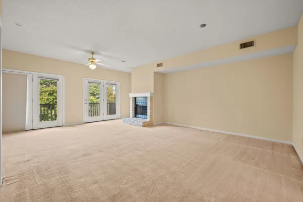 5512 OAKWOOD CV 162