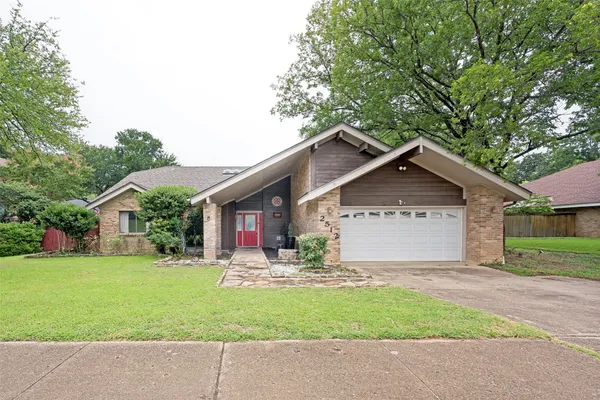 2512 WINDING HOLLOW LN