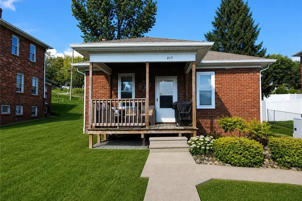 817 JOHN ST