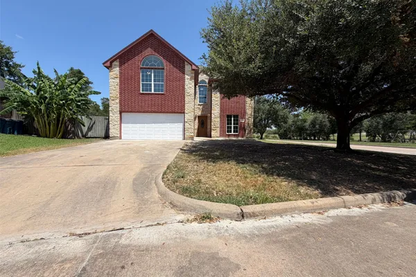 107 S CREEK DR