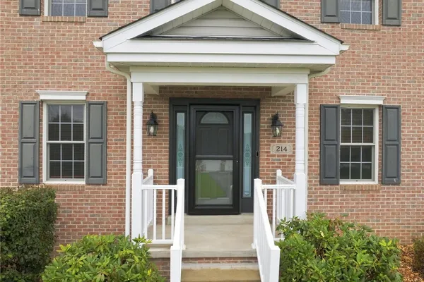 214 MURDOCK WAY
