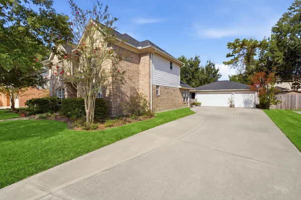2443 RIVERWAY OAK DR