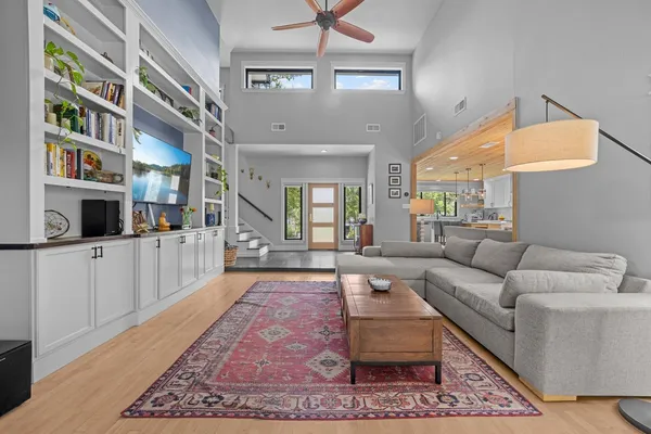 1117 SAN AUGUSTINE DR