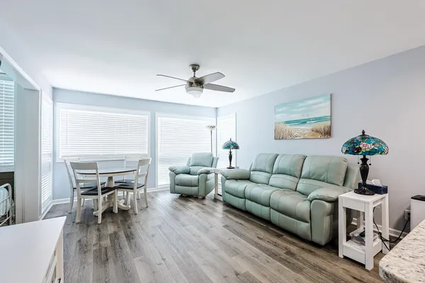 351 LAKE ARROWHEAD RD 20-177
